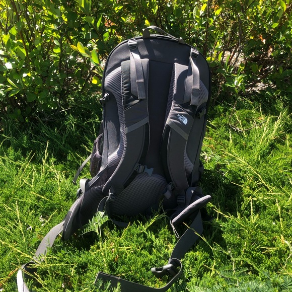 The north face stormbreak 35 Backpack - Picture 3 of 7